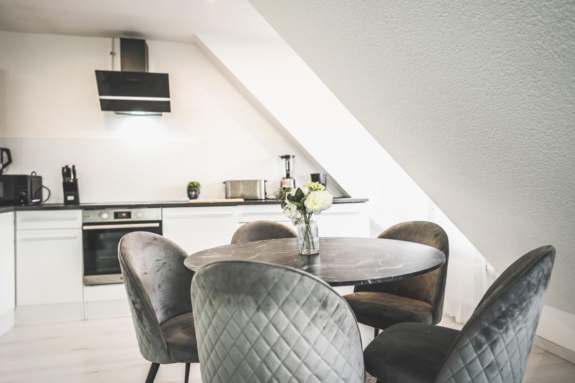 Luxus Maisonette Wohnung Am See, Wehome Premium Sankt Leon-Rot Exterior foto